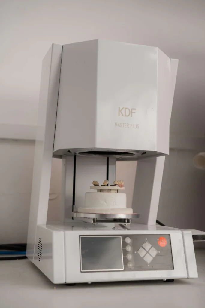 High-temperature zirconia sintering furnace